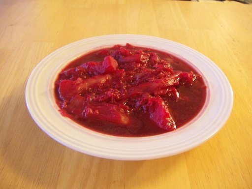 Vegetarischer Borschtsch mit Bohnen