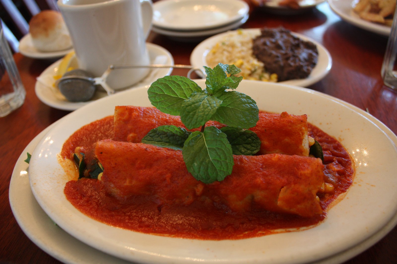 Enchiladas de feijão pinto e batata-doce