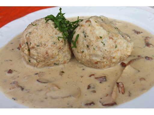 Semmelknödel mit Rahmpilzen