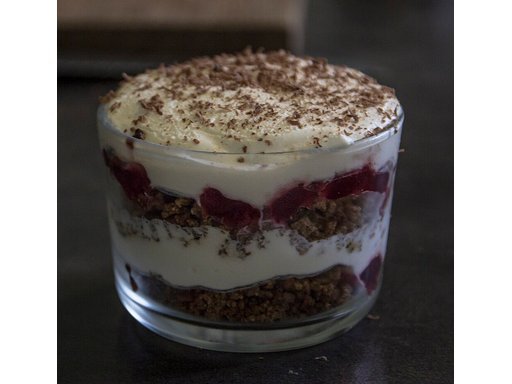 Rupjmaizes kārtojums — Roggenbrot-Schichtdessert