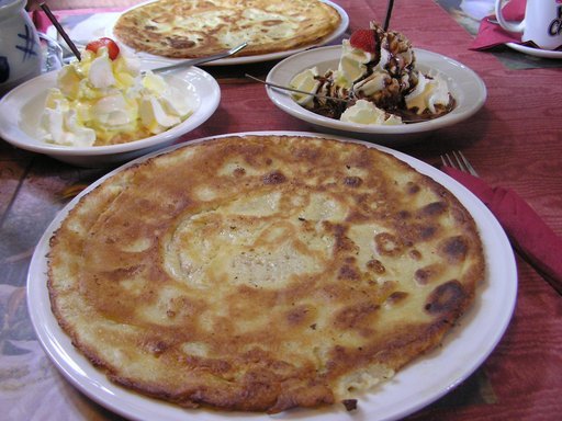 Pannenkoeken — dünne niederländische Pfannkuchen