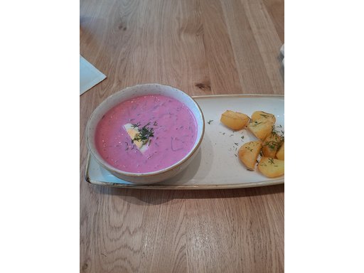 Šaltibarščiai — sopa fria de beterraba